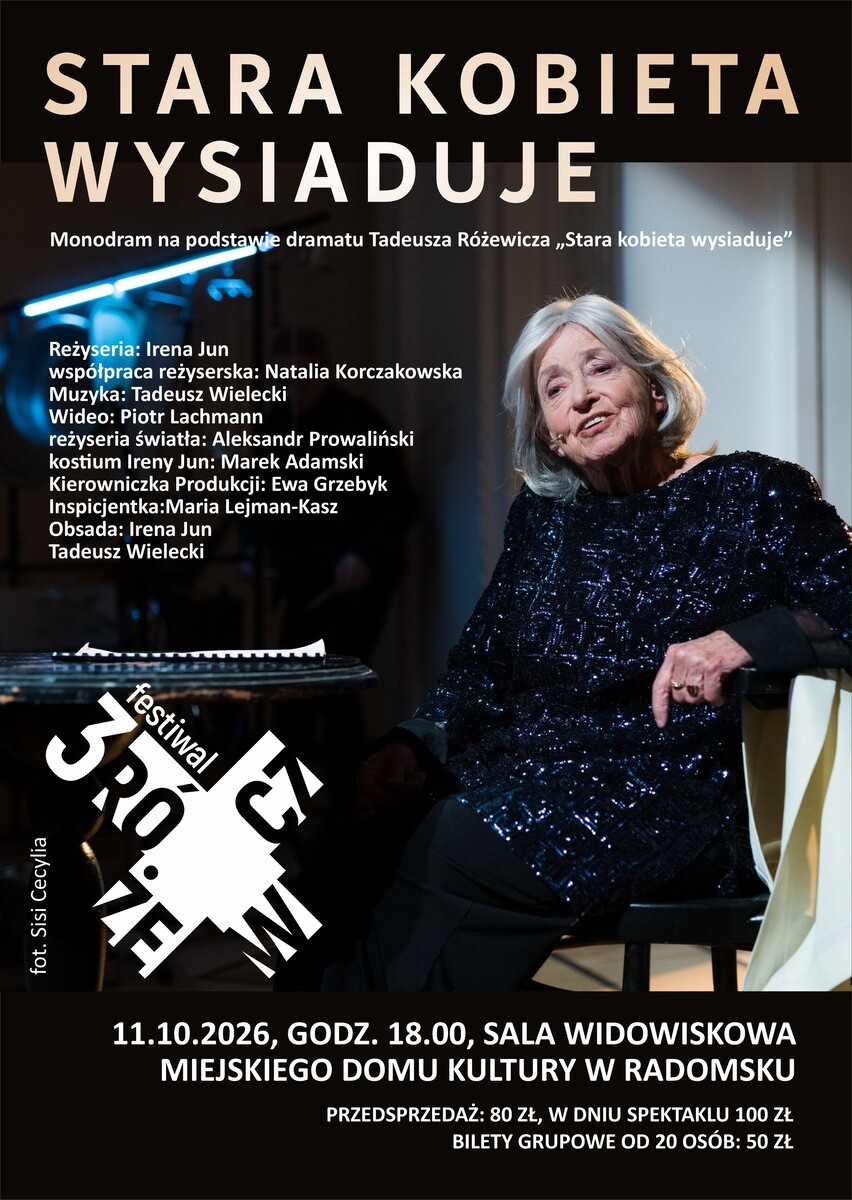 STARA KOBIETA WYSIADUJE