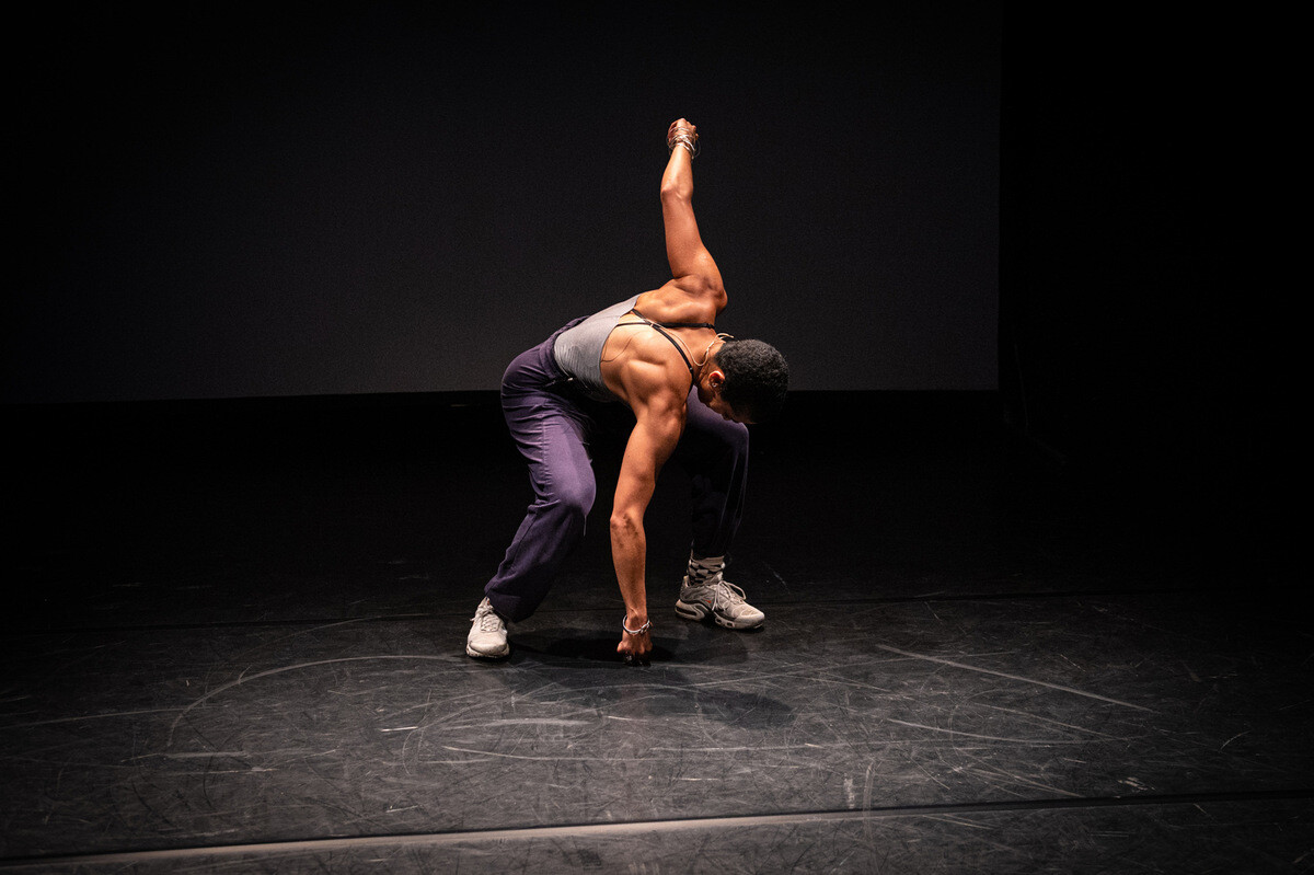 30.MSTT: NACH VAN VAN DANCE COMPANY “Nulle part est un endroit”, plakat wydarzenia