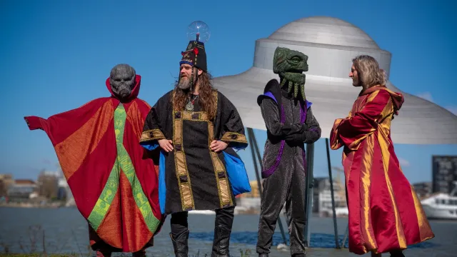 Henge: Trasa 2027