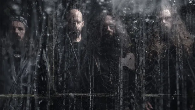 Wolves in the throne room: Trasa 2027