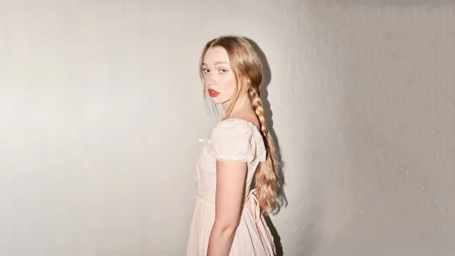 Mollie Elizabeth: People Pleaser Live